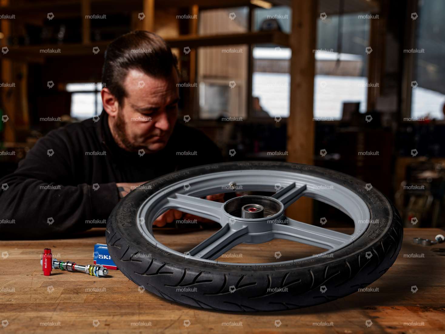 Siggnature Révision du moyeu (roulement à billes à gorge) roue avant | Piaggio SI Carousel Image 1
