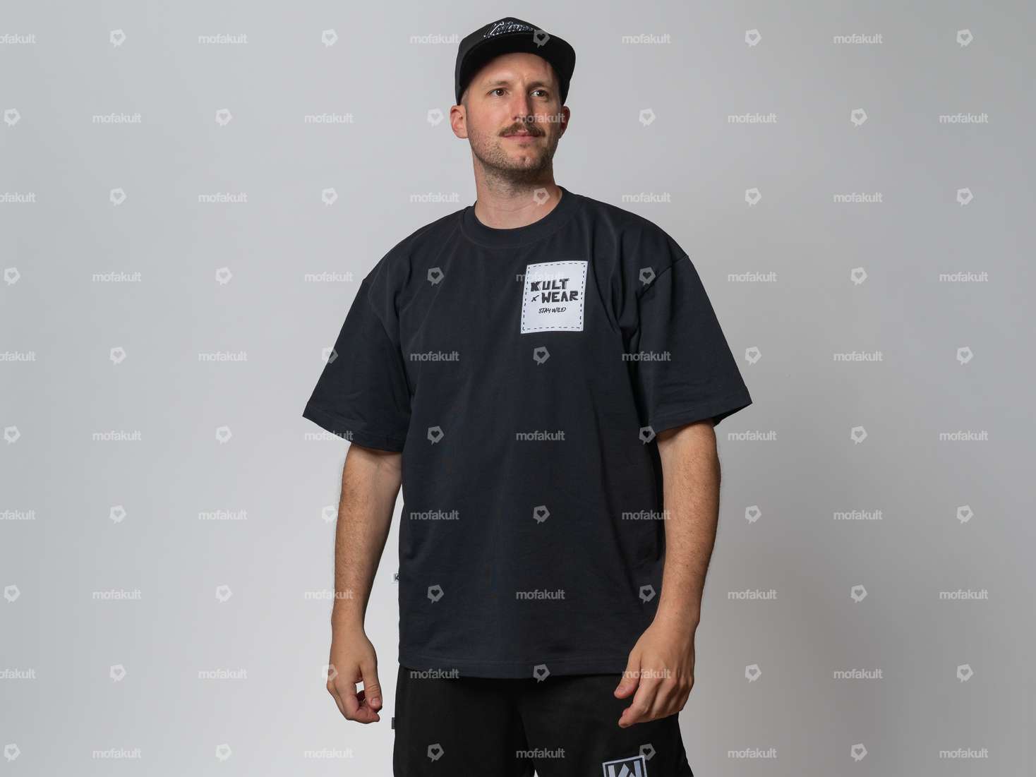 T-shirt KULTWEAR « Tagger » oversize noir Carousel Image 1