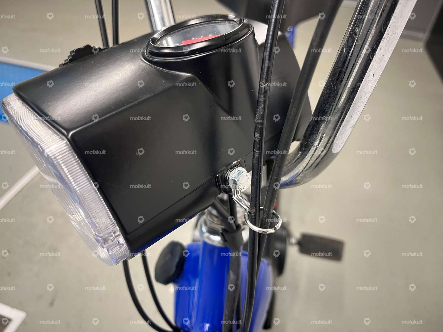 swiing® revival Guide-câbles pour phare inox | Piaggio Ciao Carousel Image 2