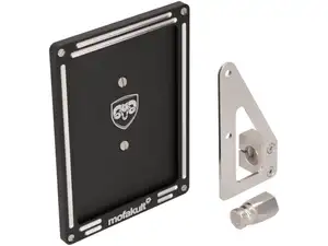 Kit support de plaque d'immatriculation latéral & cadre, incl. tourillon de réception (version CH) Kit support de plaque d'immatriculation latéral & cadre, incl. tourillon de réception (version CH)